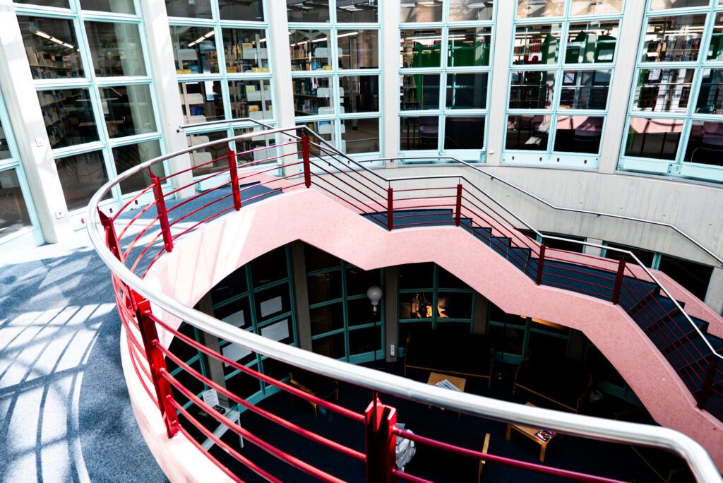 Foto der Bibliotheks-Rotunde, TU Hamburg